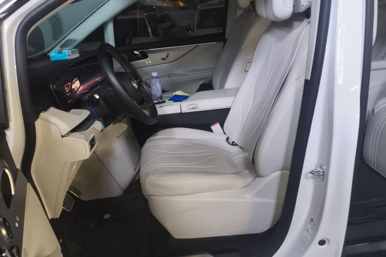 Used Buick GL8 New Energy 2024 Lu Zun Deluxe Edition 7-Seater
