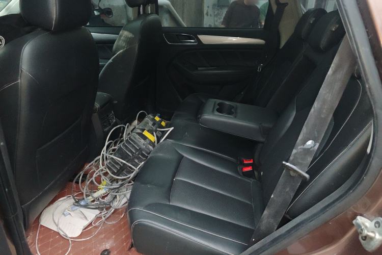 Used Roewe RX5 2016 20T Two-Wheel Drive Automatic Internet Smart Edition Left Rear Seat