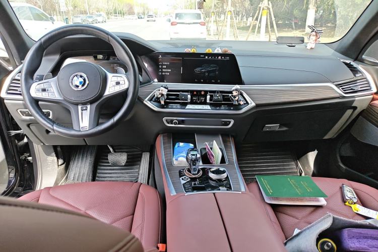 Used BMW X5 2022 Restyled xDrive 40Li Luxury Edition M Sport Package Center Console