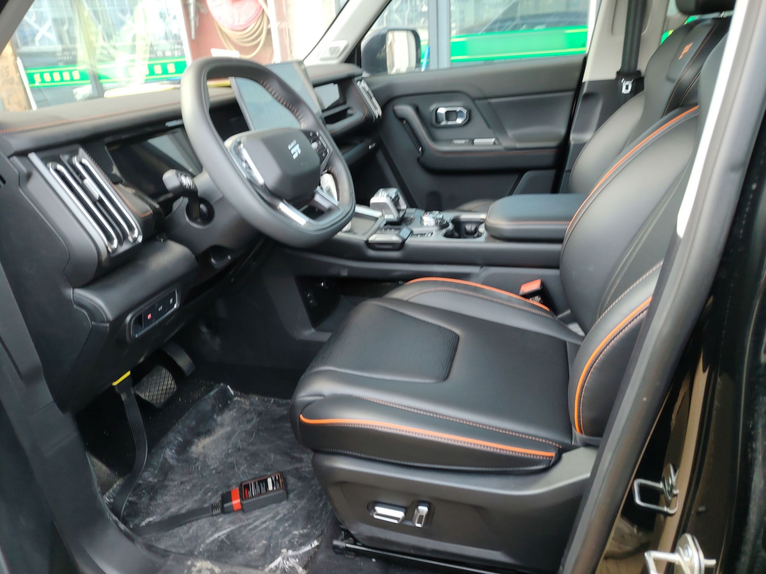 المقاعد الأمامية داخل السيارة