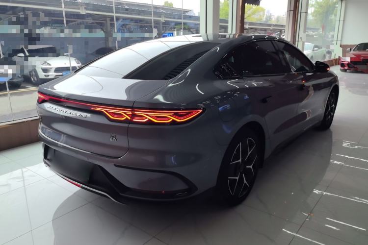 Used BYD Han 2022 EV Genesis Edition 715KM Front-Wheel-Drive Prestige Model
