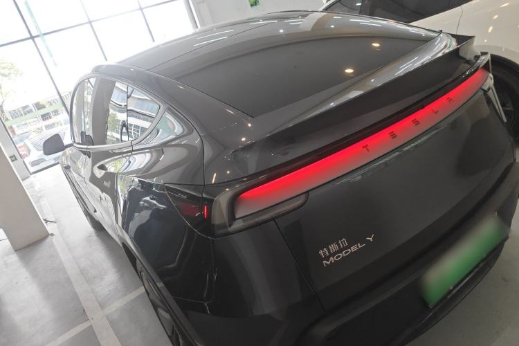 Used Tesla Model Y 2025 Rear-Wheel-Drive Version