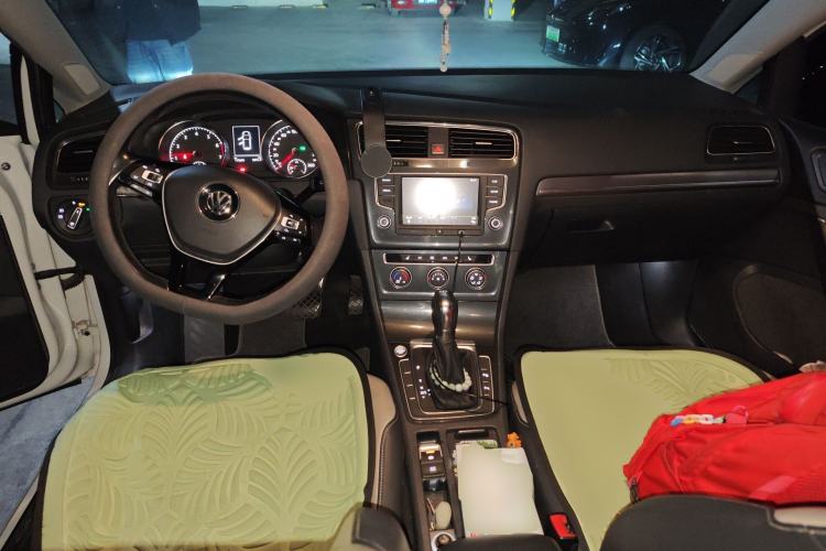 Used Volkswagen Golf 2017 230TSI Automatic Luxury Million-Vehicle Commemorative Edition
