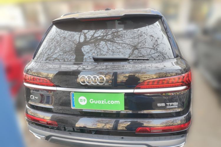 Used Audi Q7 2021 55 TFSI quattro S line Sport model
