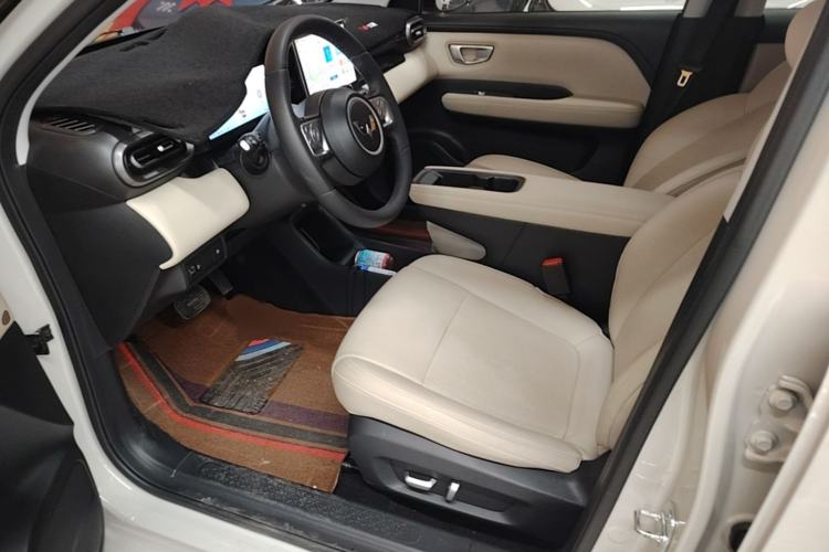 Used Wuling Bingo PLUS 2024 330 km Range Five-Seater Version
