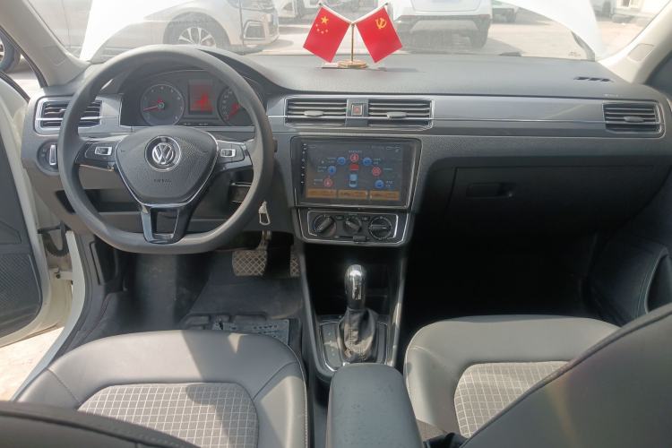 Used Volkswagen Santana 2018 1.5L Automatic Comfort Edition Center Console