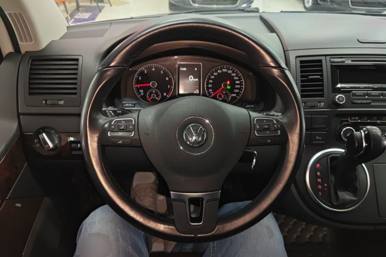 Used Volkswagen Multivan 2012 2.0 TSI Two-Wheel-Drive Luxury Edition