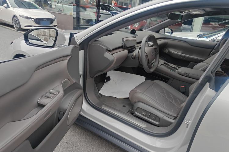 Used Nio ET7 2024 75 kWh Executive Signature Edition
