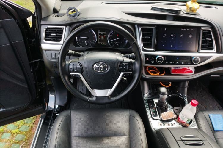 Used Toyota Highlander 2018 2.0T Four-Wheel Drive Ultimate Edition 7-Seater Emission Standard China V Steering Wheel