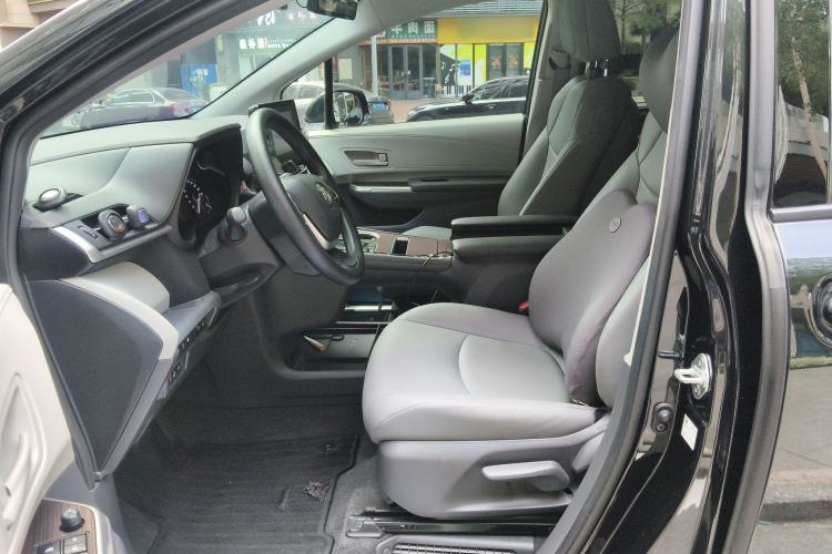 Used Toyota Granvia 2023 2.5L Hybrid Comfort Edition Left Front Seat