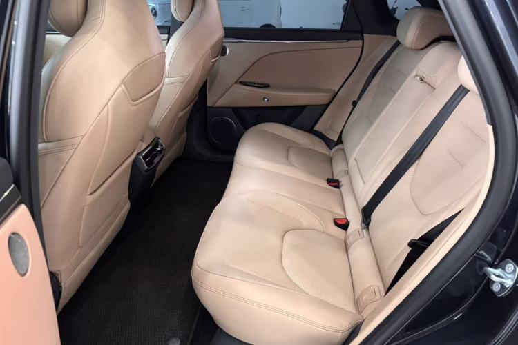 Used ARCFOX Alpha T5 2025 520 PRO
