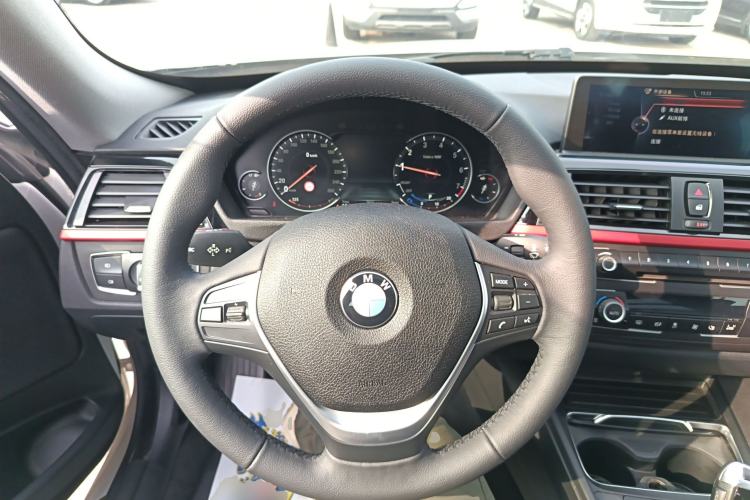 Used BMW 3 Series GT 2016 320i Fashion Model Steering Wheel
