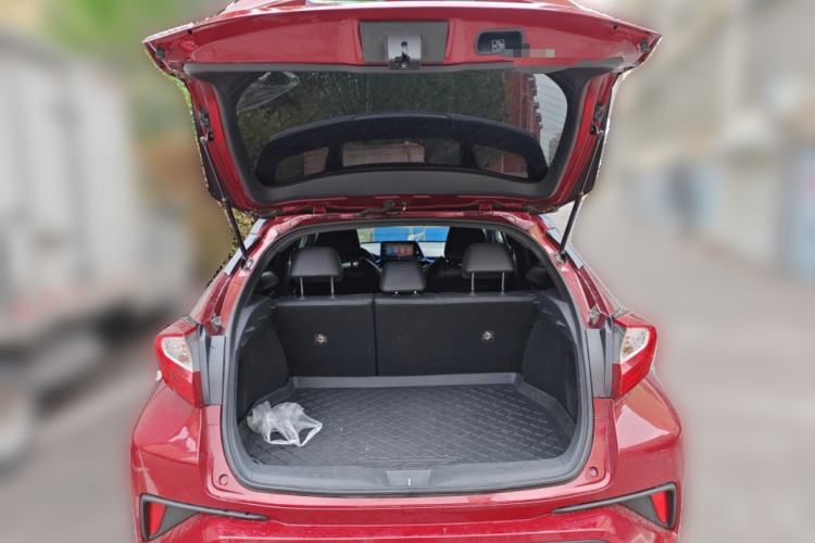 Used Toyota IZOA 2018 2.0L Yichi Version China VI Standard Trunk