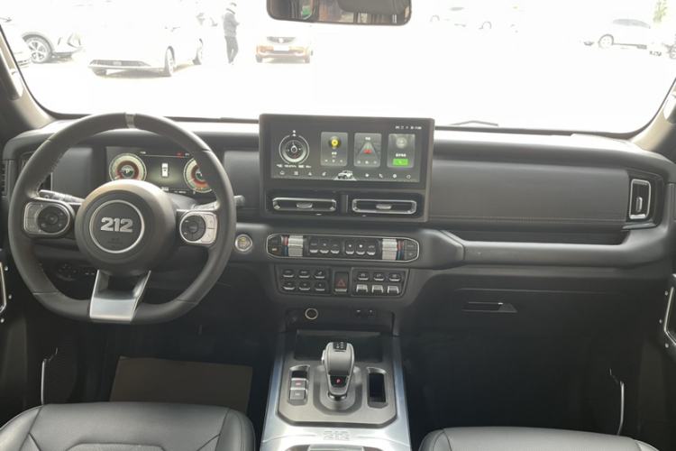 Used 212 T01 2024 2.0T Mechanic
