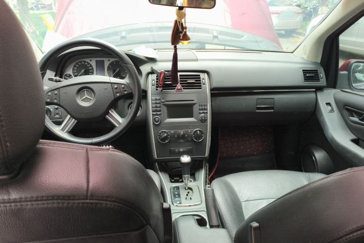 Used Mercedes-Benz B-Class 2009 B 200 Fashion Model Center Console