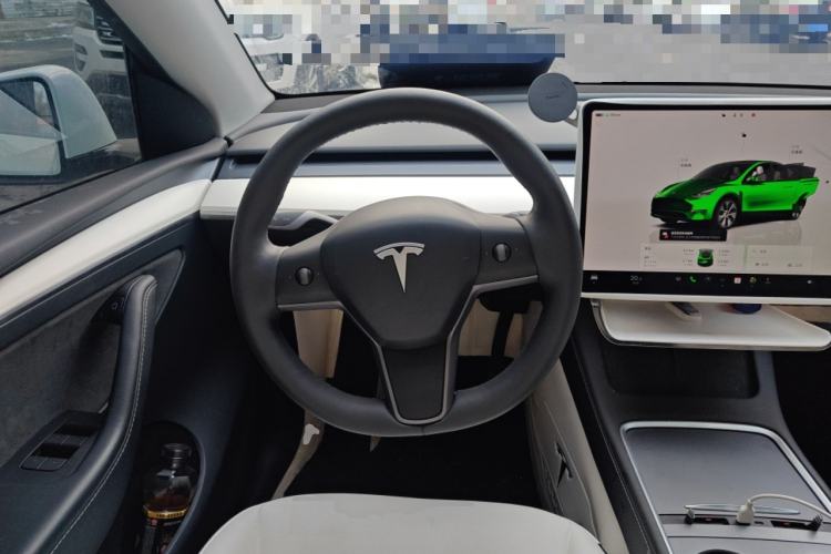 Used Tesla Model Y 2022 Long-Range All-Wheel-Drive Version