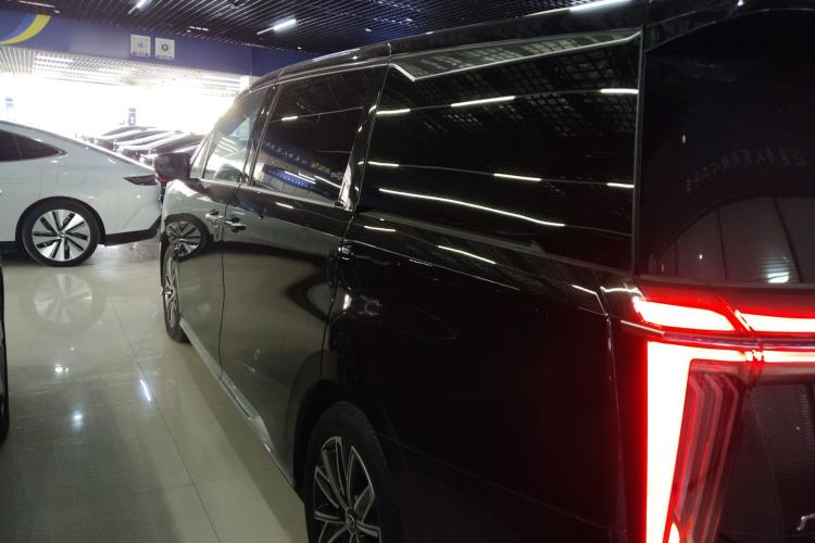 Used GAC Trumpchi M8 2024 Master Series 400T Prestige Edition
