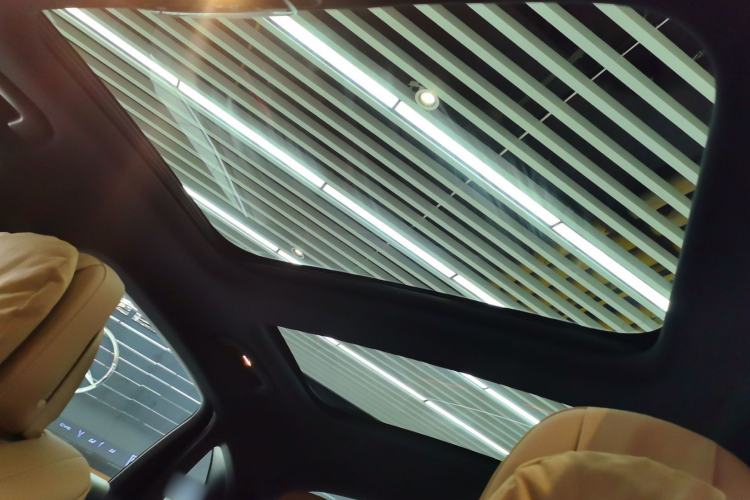 Used Mercedes-Benz E-Class New Energy 2024 E 350 e L Plug-in Hybrid Sedan
