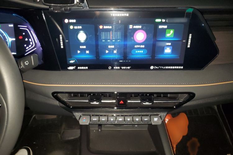 Used CHANGAN OSHAN X7 PLUS 2023 Enjoy Edition 1.5T Automatic Prestige Model Audio And AC Panel