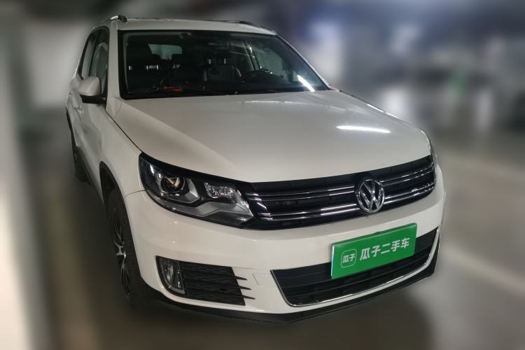Used Volkswagen Tiguan 2016 300TSI Automatic Two-Wheel Drive Luxury Edition Front Right 45 Deg