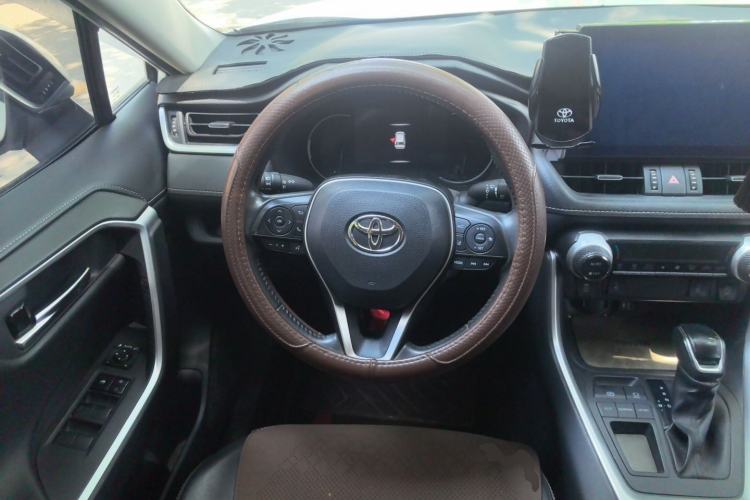 Used Toyota RAV4 2022 2.0L CVT Two-Wheel Drive Fashion Plus Edition
