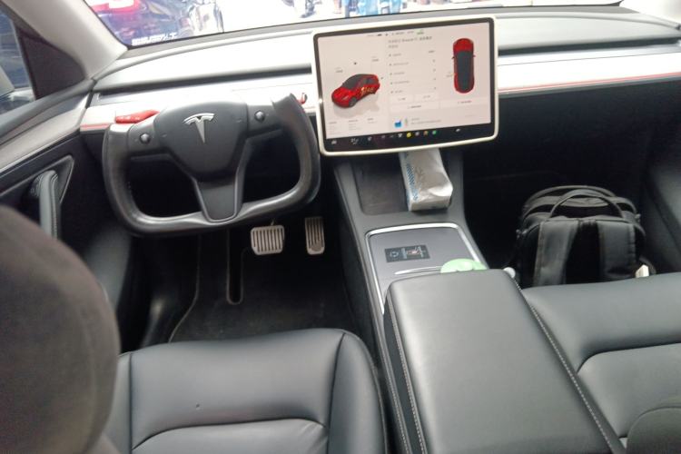 Used Tesla Model Y 2023 Rear-Wheel-Drive Version Center Console