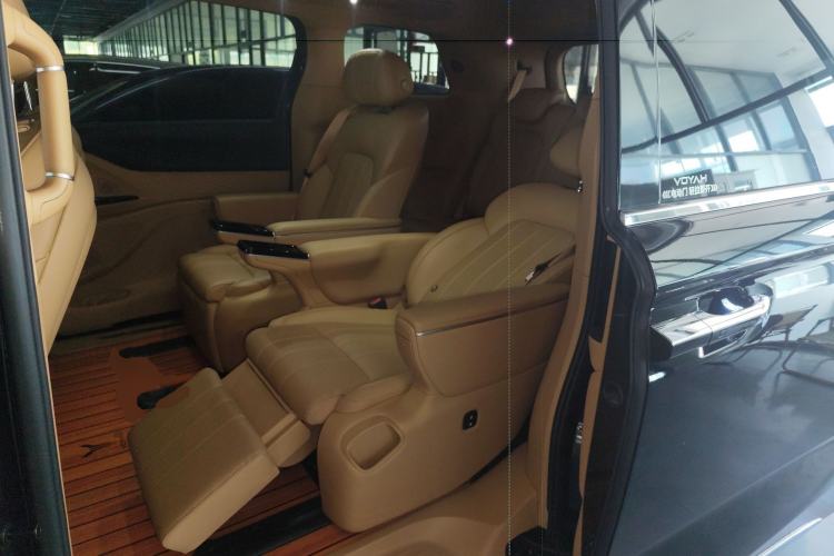 Used VOYAH Dream 2025 PHEV Four-Wheel Drive Excellence Qiankun Edition