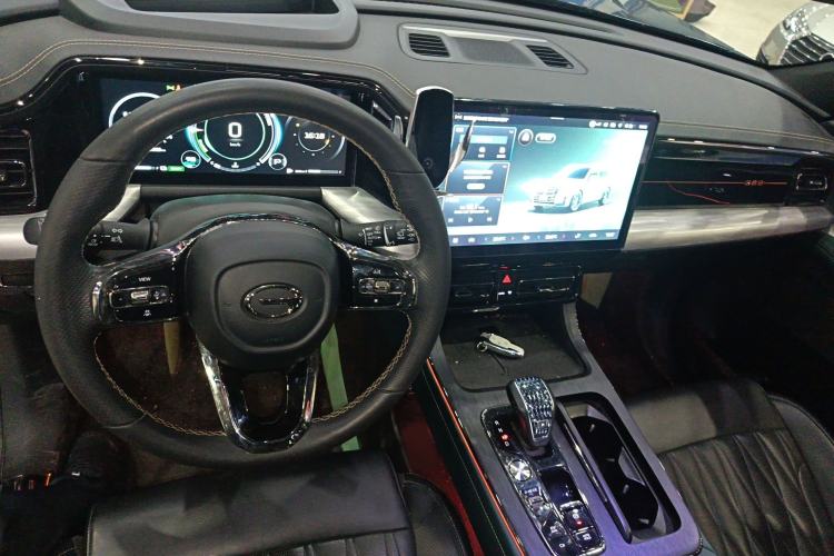 Used GAC Trumpchi GS8 2022 Double-Energy Series 2.0TM Two-Wheel Drive Prestige Edition (6 Seats)
