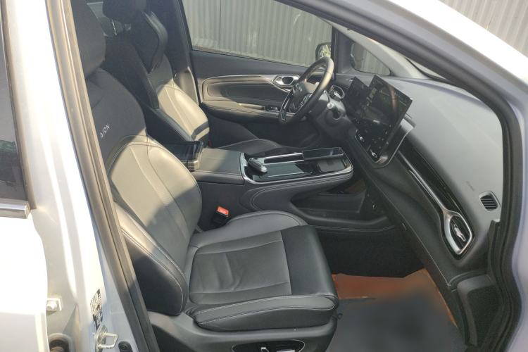 Used AION V 2023 Plus 80 Smart Enjoyment Seven-Seater Edition Ternary Lithium Right Front Seat