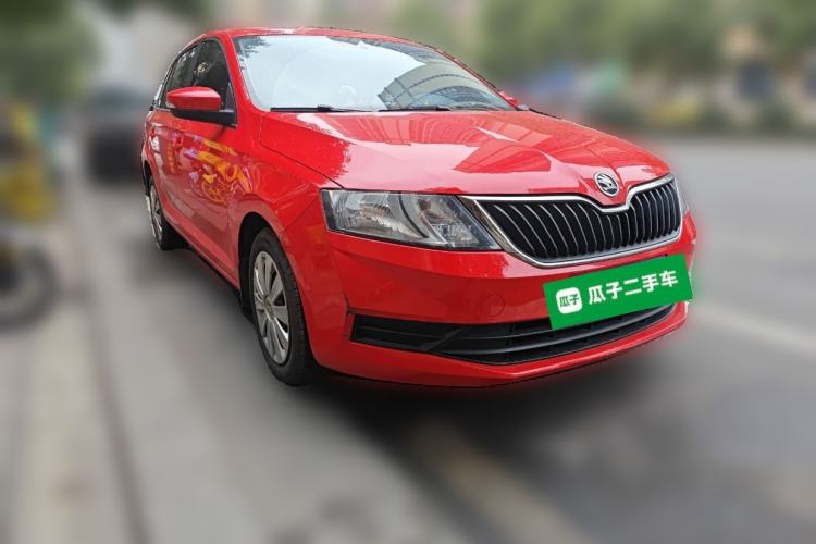 Used Skoda Rapid Spaceback 2018 1.6L Automatic Standard Edition Front Right 45 Deg