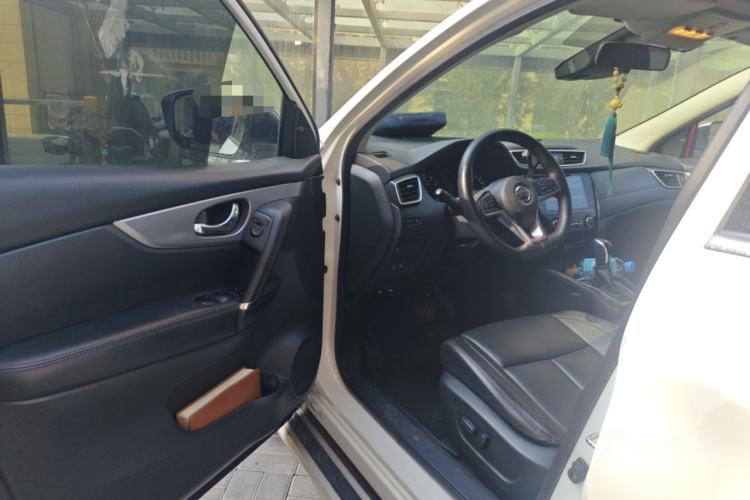 Used Nissan Qashqai 2021 2.0L CVT Luxury Edition Driver Seat