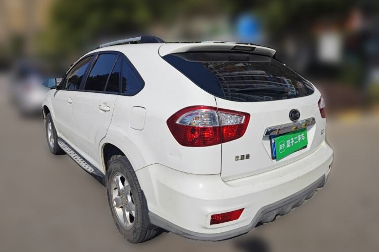 Used BYD S6 2014 2.0L Manual Luxury 5-Seater
