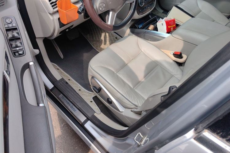 Used Mercedes-Benz R-Class 2010 R 350 L 4MATIC Grand Edition
