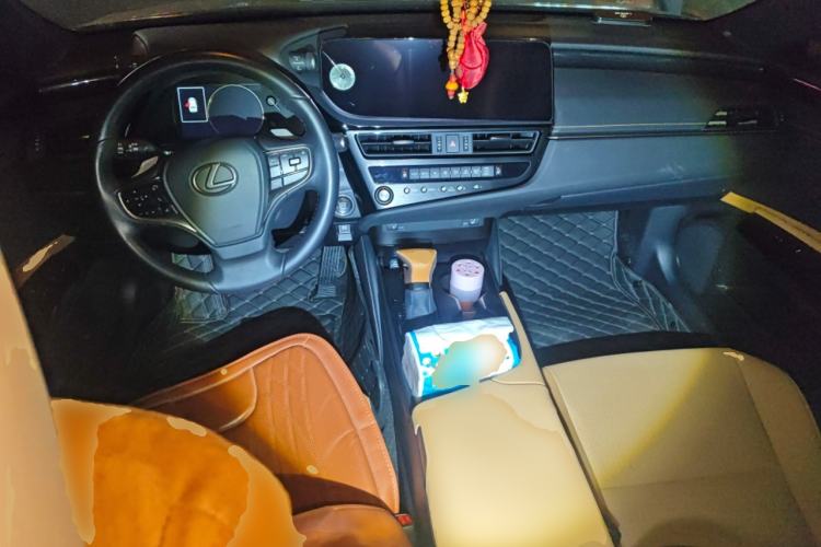 Used Lexus ES 2023 200 Excellence Edition
