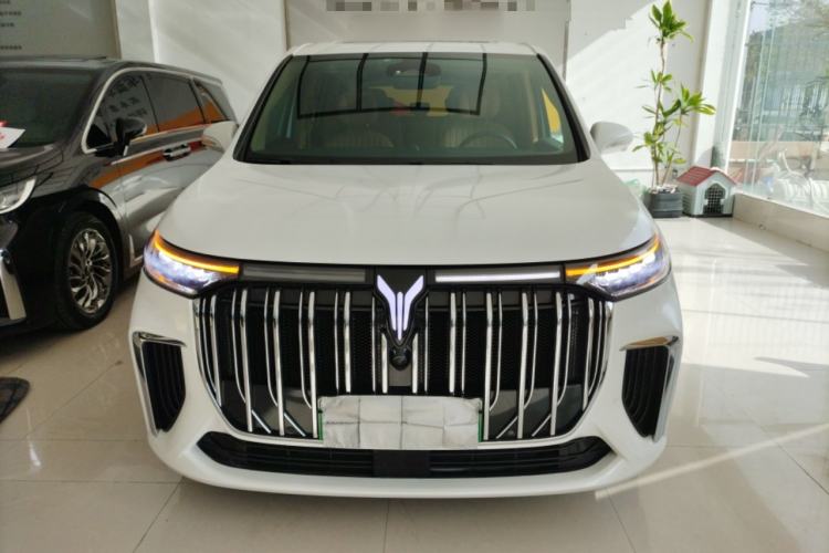 Used VOYAH Dream 2022 Low-Carbon Edition Dream+ Smart Enjoyment Package Front