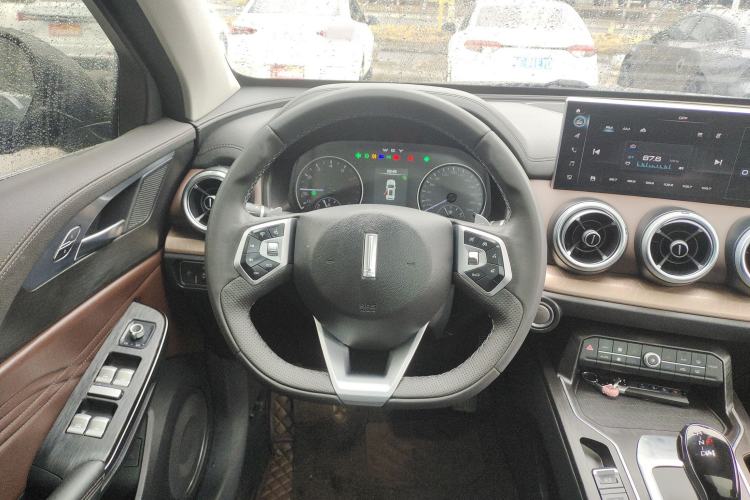 Used Wey VV5 2021 1.5T Two-Wheel Drive Color Pioneer
