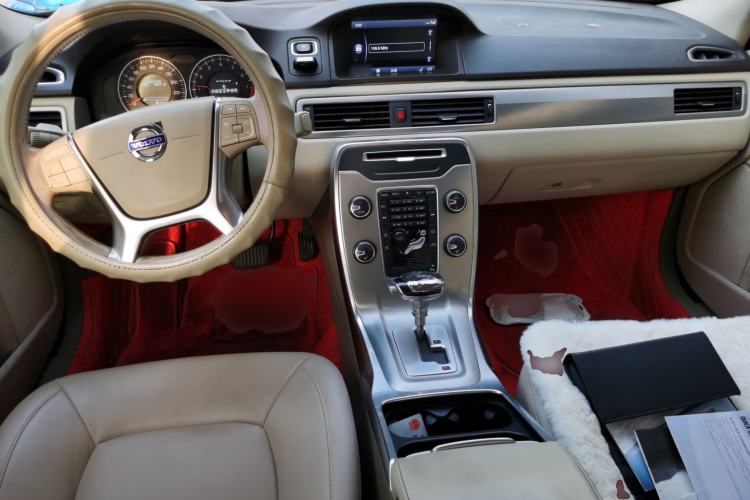 Used Volvo S80L 2012 2.0T T5 Luxury Edition Center Console