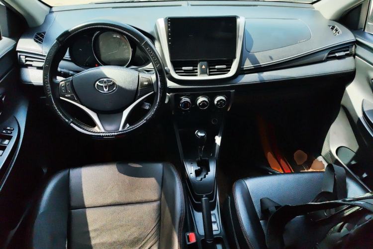 Used Toyota YARiS L Zhi Xuan 2022 X-Trail 1.5L CVT Leading PLUS Edition Center Console