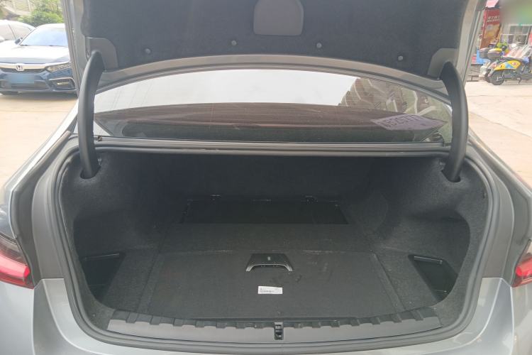 Used BMW i3 2022 eDrive 35 L Trunk