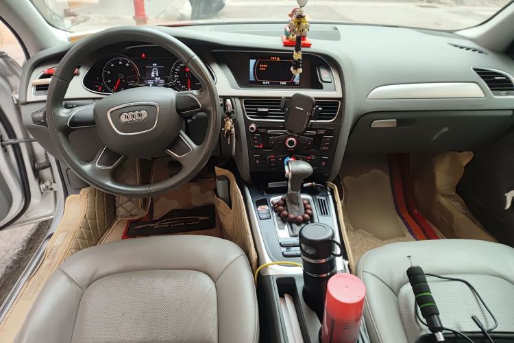 Used Audi A4L 2015 30 TFSI Automatic Comfort Model Center Console