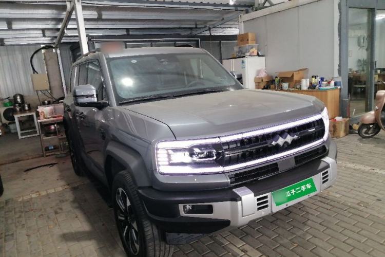 Used Formula Leopard 5 2023 Explore Edition Front Right 45 Deg