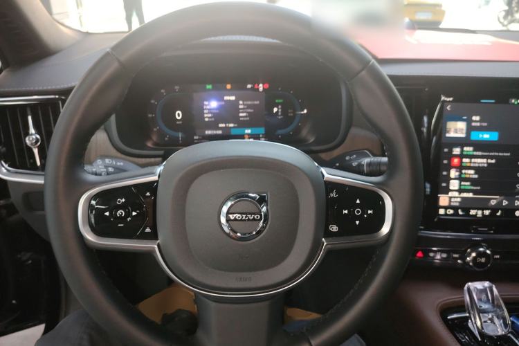Used Volvo S90 New Energy 2025 Plug-in Hybrid Four-Wheel Drive Long-Range Luxury Smart Edition Steering Wheel