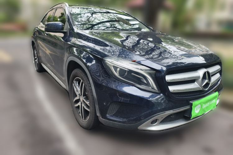 Used Mercedes-Benz GLA 2016 GLA 200 Fashion Model Front Right 45 Deg