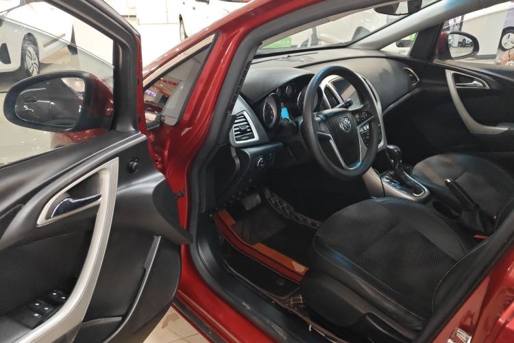 Used Buick GT 2014 XT 1.6L Automatic Fashion Edition Driver Seat