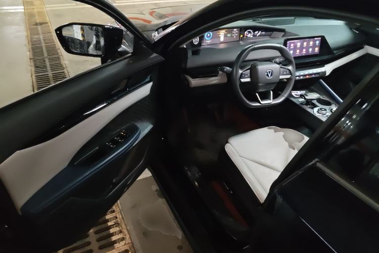 Used CHANGAN UNI-V iDD 2023 Zhidian iDD 1.5T 113km Smart & Fun Version (Rapid Edition)