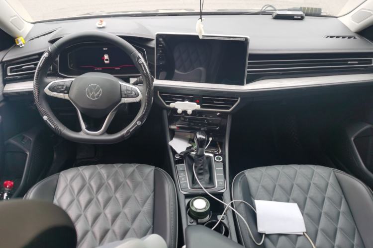 Used Volkswagen Sagitar 2023 280TSI DSG Excellence Edition Center Console