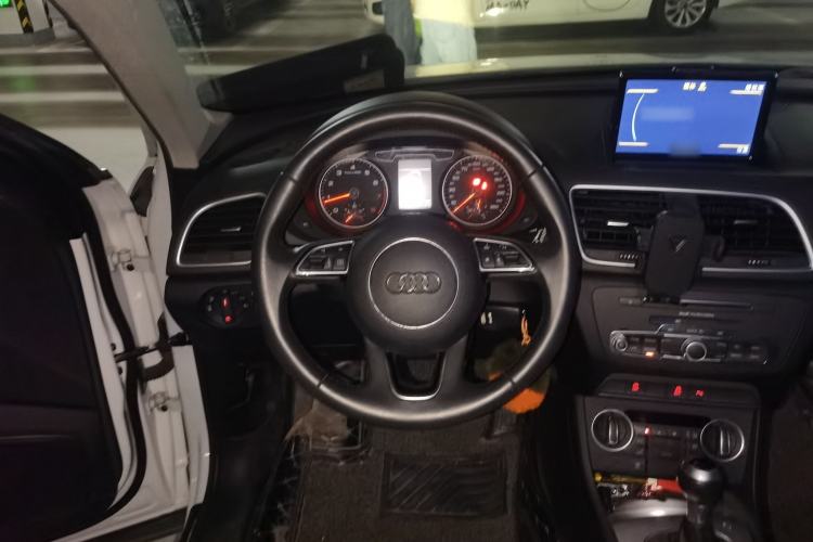 Used Audi Q3 2018 30th Anniversary Edition 30 TFSI Fashion Model Steering Wheel
