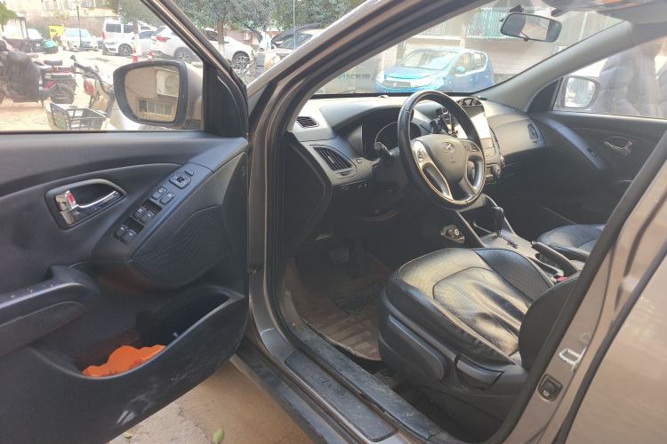 Used Hyundai ix35 2015 2.0L Automatic 2WD Smart Type China IV