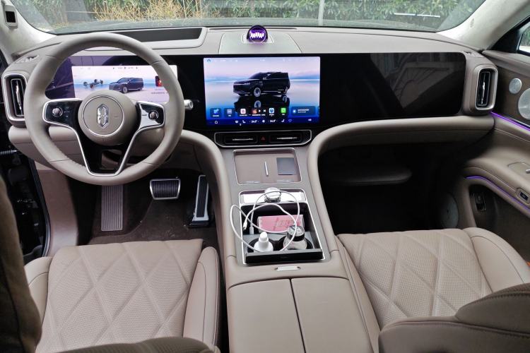 Used Hima AITO M9 2025 Extended-Range Ultra Version 52 kWh 6-Seater Center Console