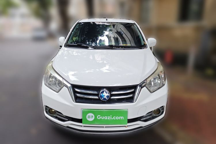 Used Venucia R50 2015 1.6L Automatic Fashion Edition
